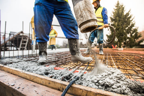 Best Custom Concrete Contractor  in Cascade, IA